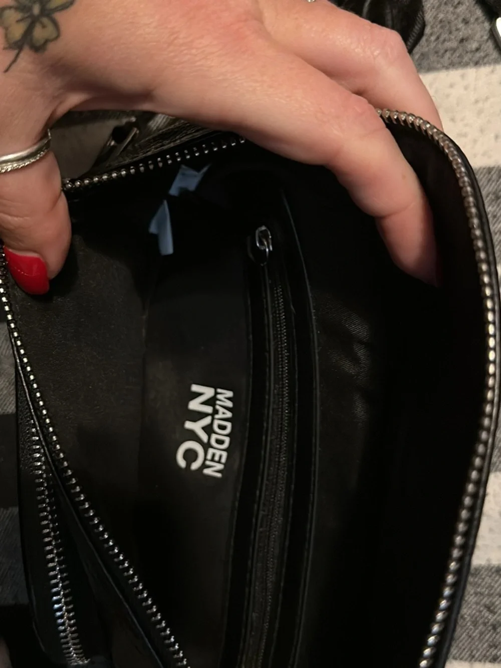 N/A chic black